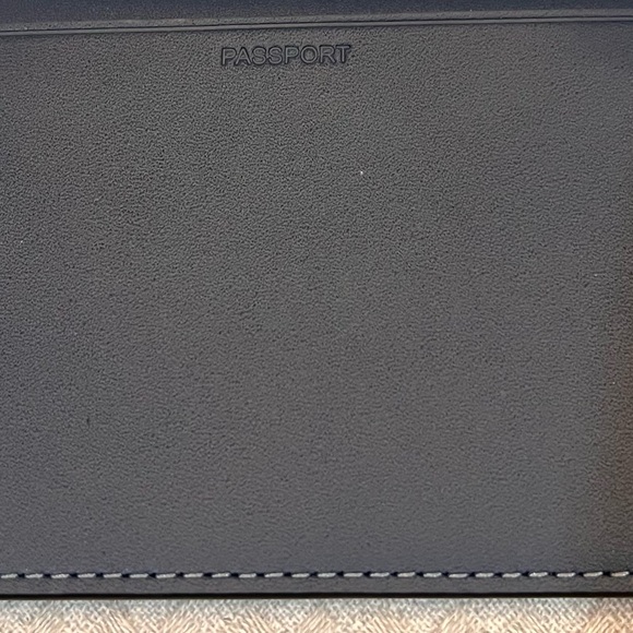 Coach whimsical NWT Gunmetal/Denim Multi Passport Card Case With Fish Print - Picture 9 of 16